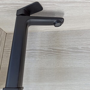 Square Medium Matte Black